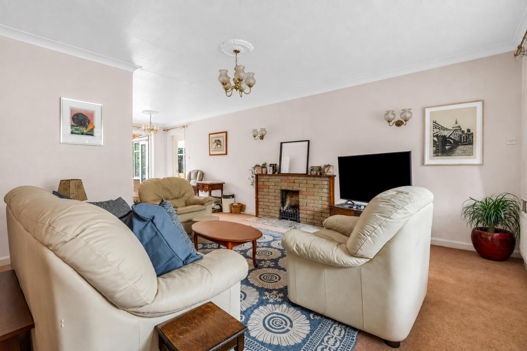House in Ware, Kings Hill - More