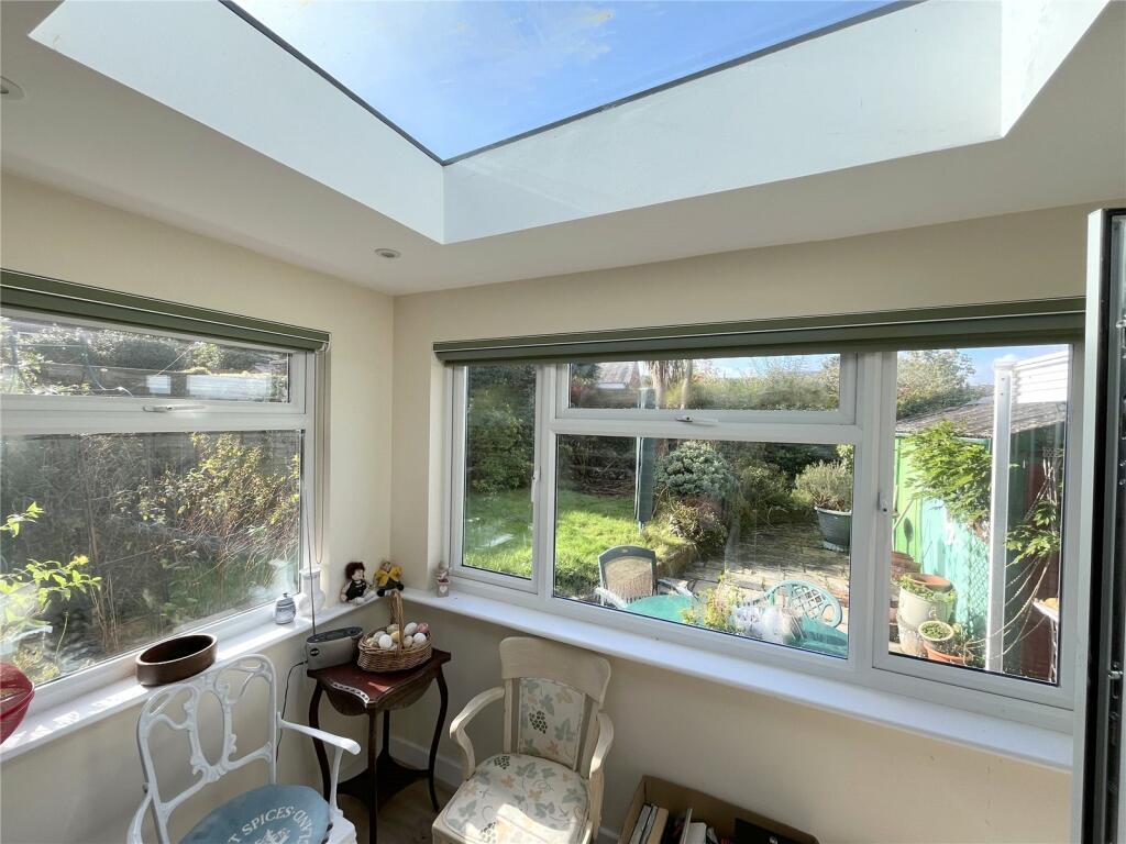 Holme Road, Highcliffe, Christchurch, Dorset, BH23 photo 4