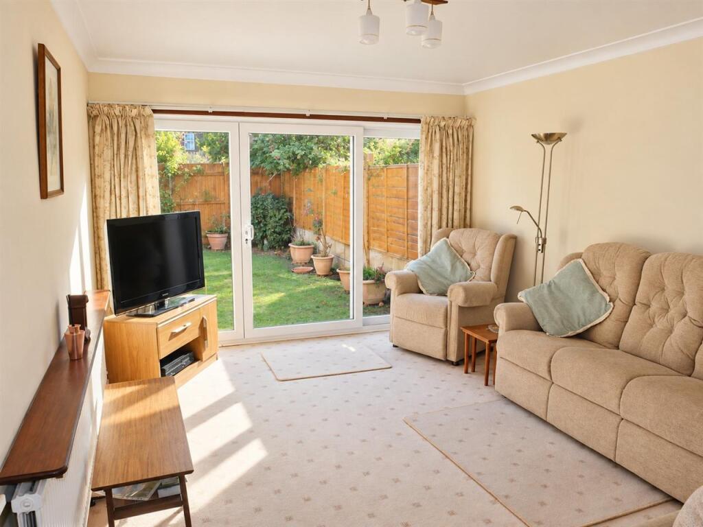 Castle Drive, Coleshill photo 2