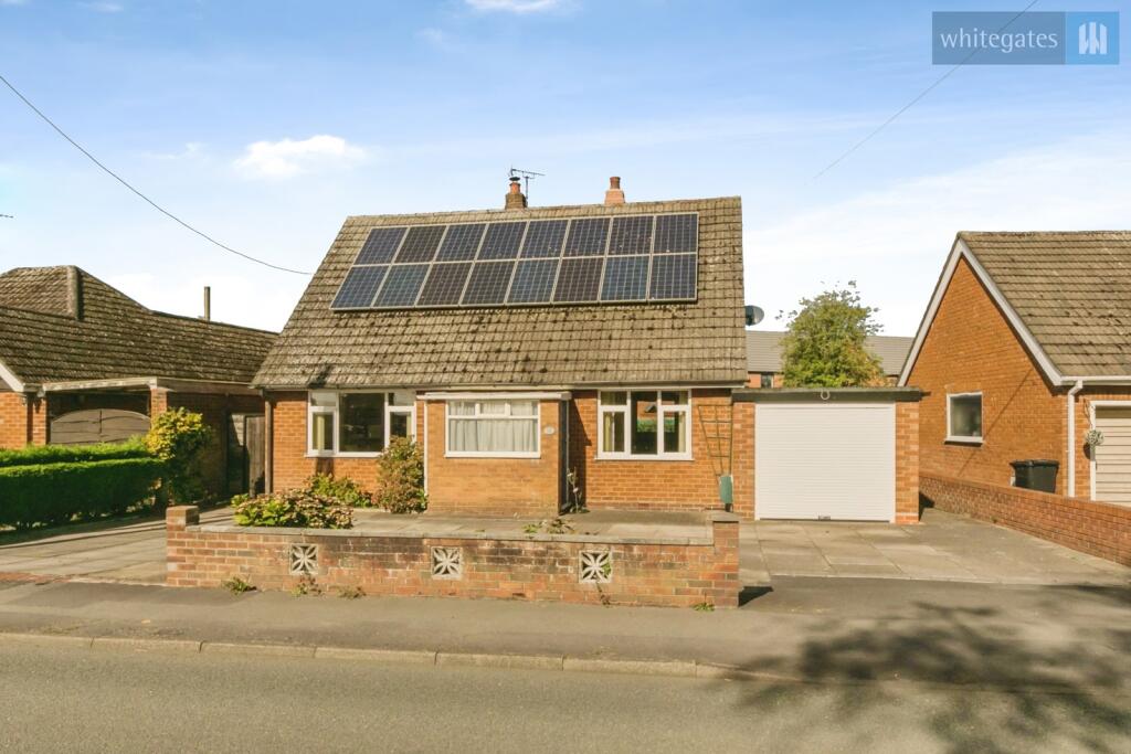 3-bed bungalow on Stock Lane, Wybunbury, Nantwich, Cheshire, CW5, £375,000