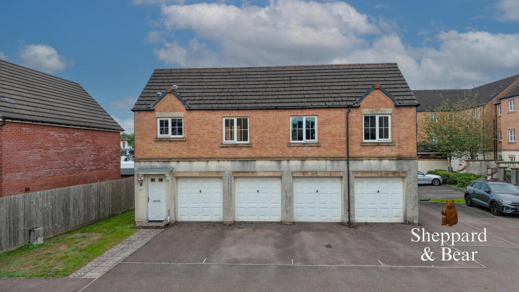 Studio house on Phoenix Way, Cardiff, £220,000