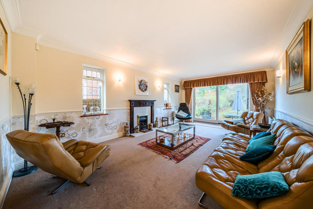 Eastbury Avenue, Northwood, Middlesex photo 4