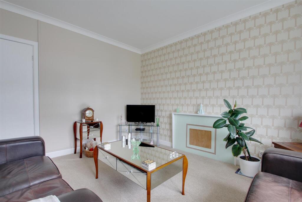 Apartment in Worthing, West Worthing - View 5
