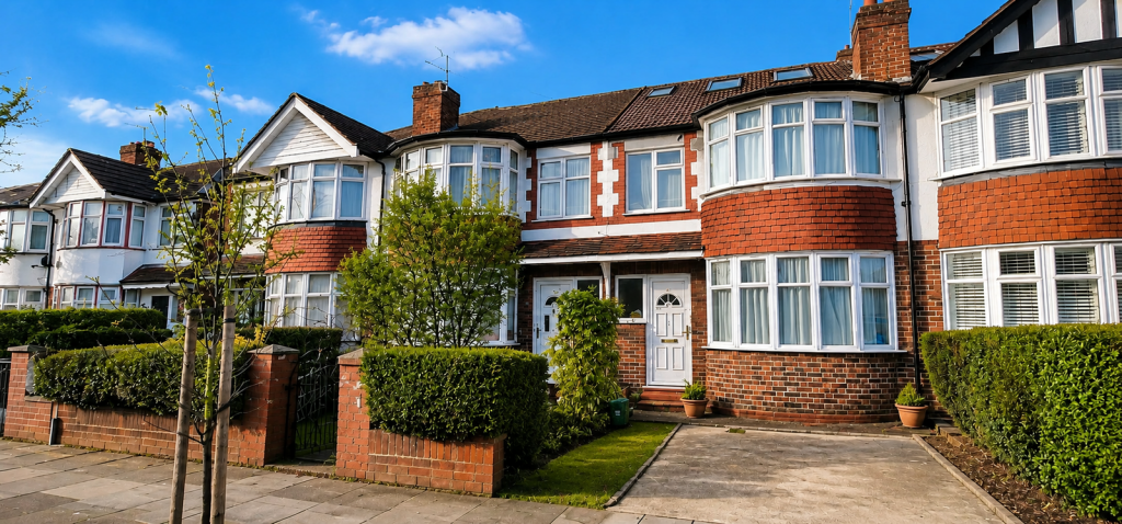 4-bed terraced on Barmouth Avenue, Medway Village, Perivale, UB6, £559,000