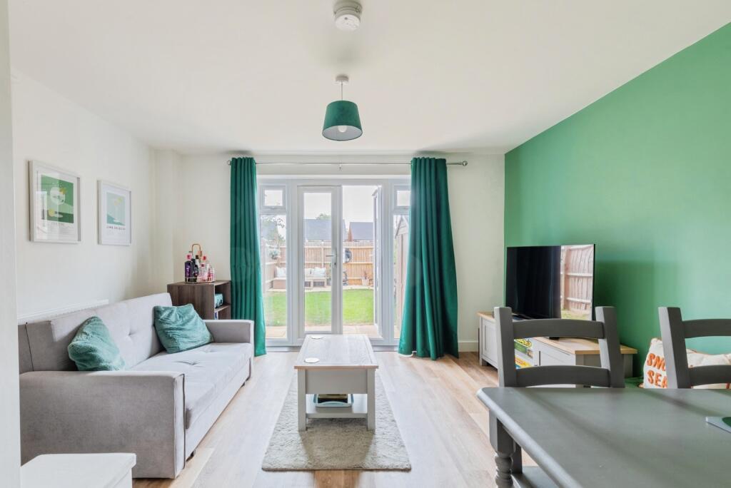 House in Stratford-on-Avon, Stratford-upon-Avon - View 2