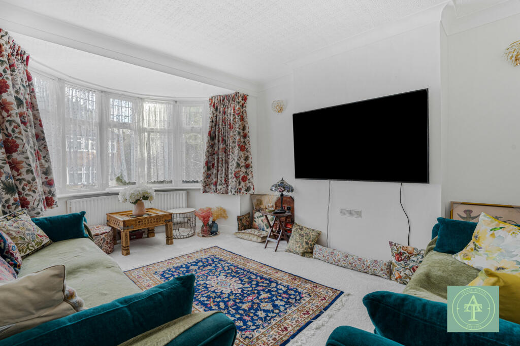 Lincoln Avenue, Southgate, London, N14 photo 2