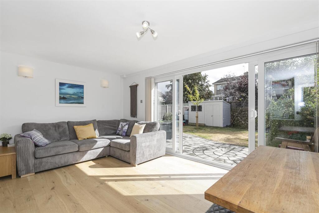 Waveney Road, Keynsham photo 2