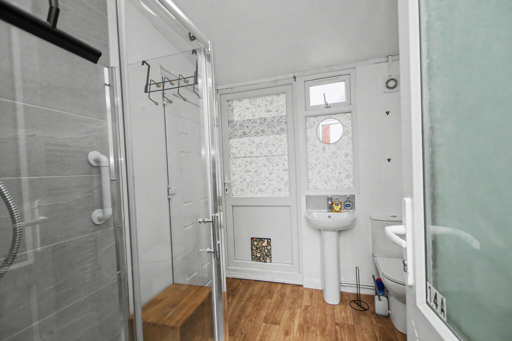Apartment in Southampton - View 5