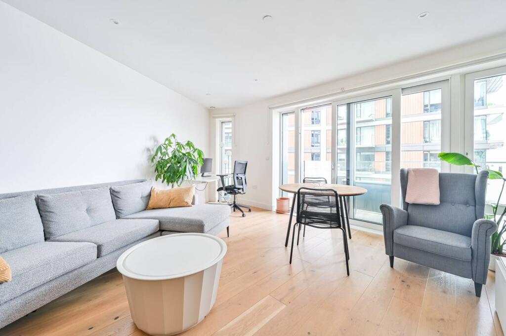 Main image of property: Deveraux House, Duke of Wellington Avenue, Woolwich, London, SE18