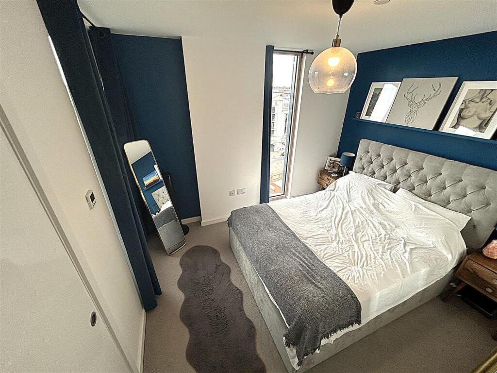 Apartment in London - View 5