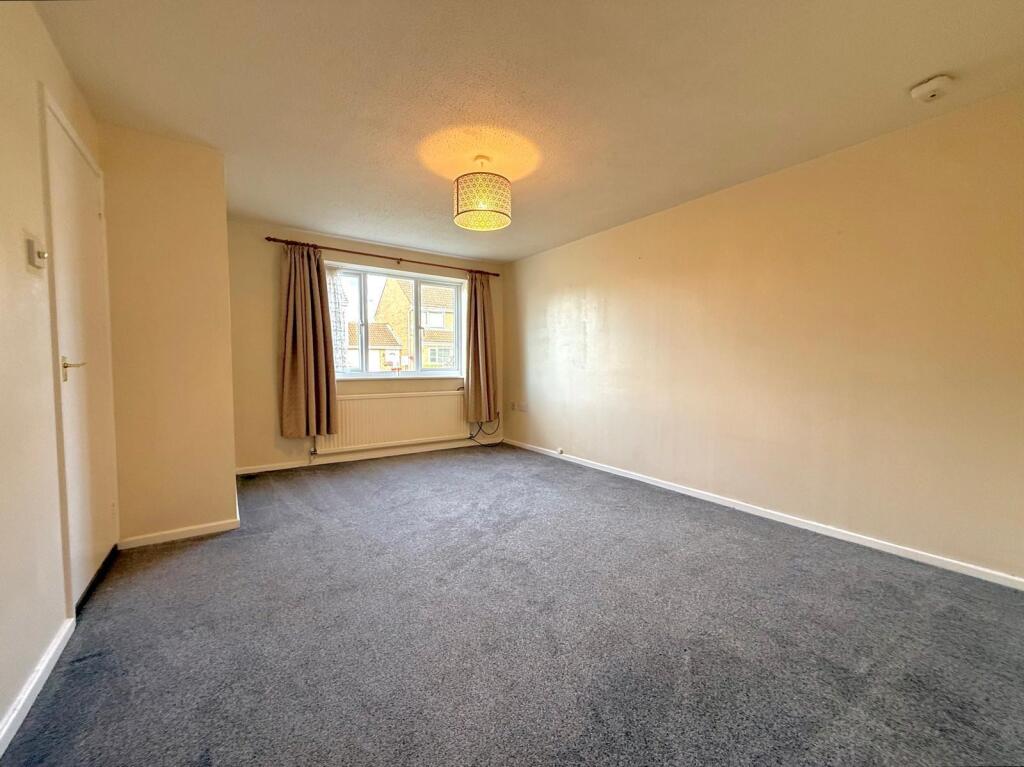 Osprey Close, Covingham, Swindon photo 2