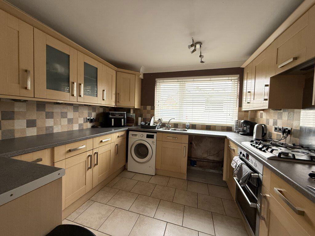 House in Northampton, North Northamptonshire - View 2