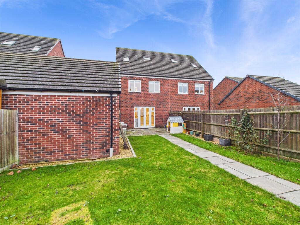 Woodgreen Square, Chinnor, Oxfordshire, OX39 photo 2
