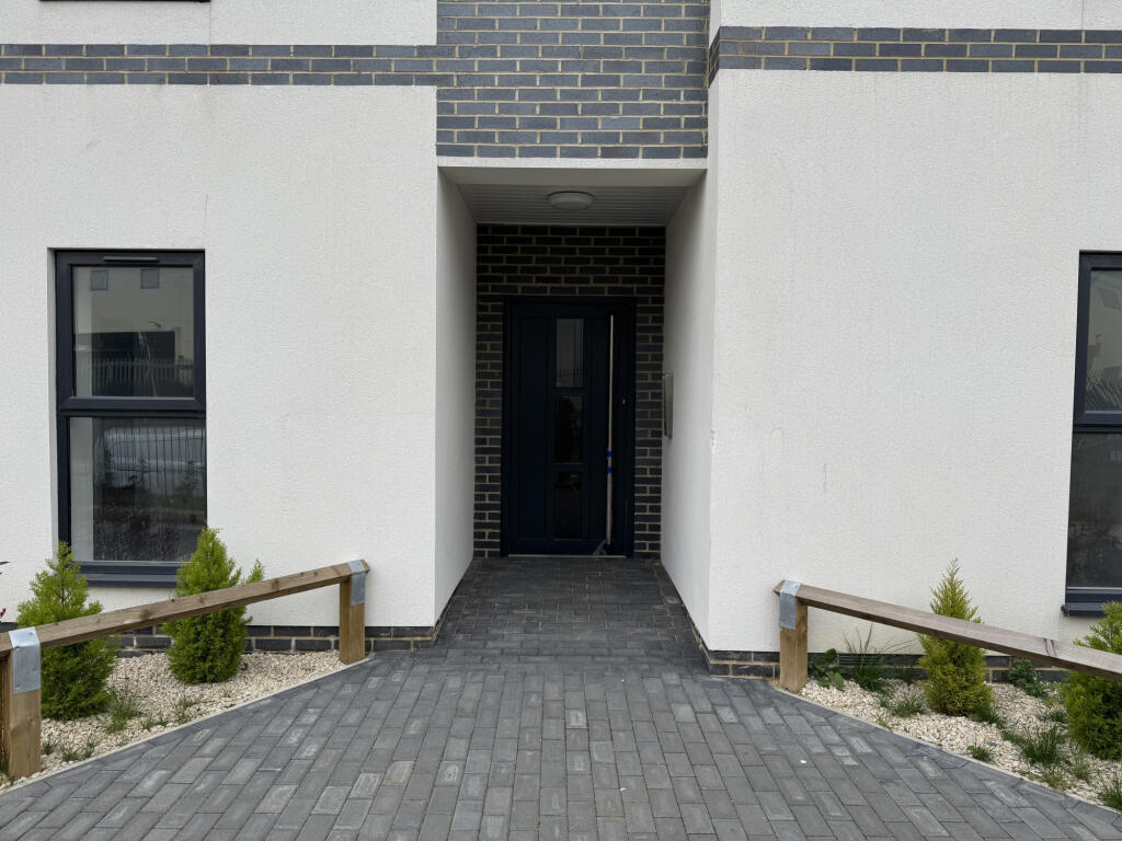 Main image of property: 208 Garsington Road, Oxford, Oxfordshire, OX4