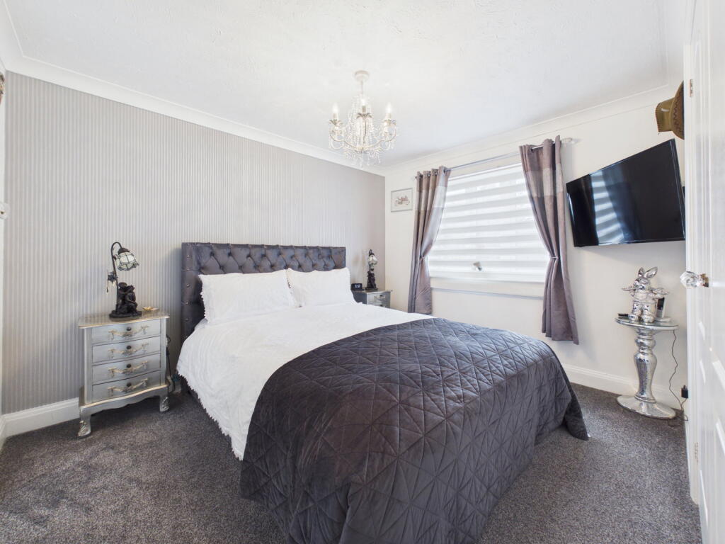 House in Hoo St Werburgh, Medway - More