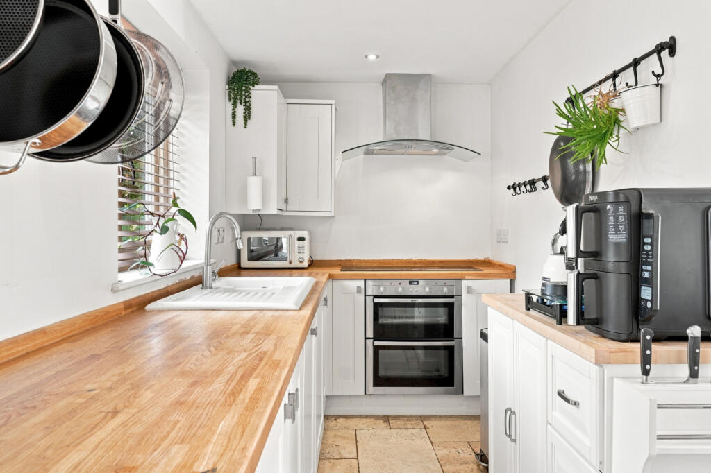 House in Uttlesford, Little Chesterford - View 4