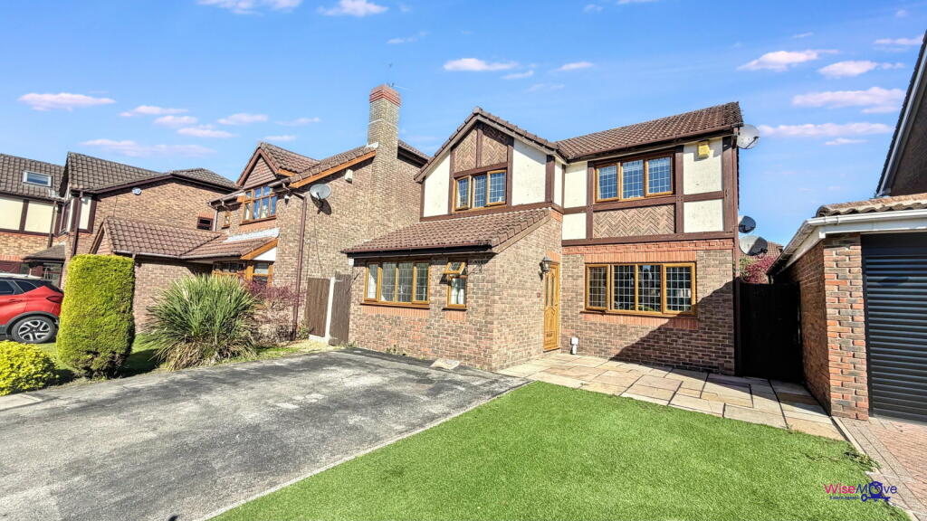 4-bed detached on Upton Grange, Widnes, WA8 9ZB, £369,000