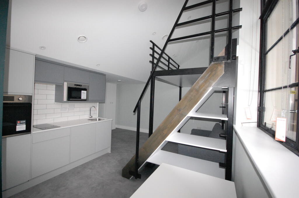 Main image of property: 34 Fyfield Road, Enfield, EN1