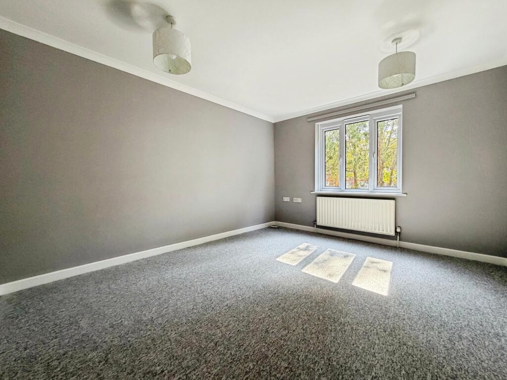 Apartment in Reading - View 5