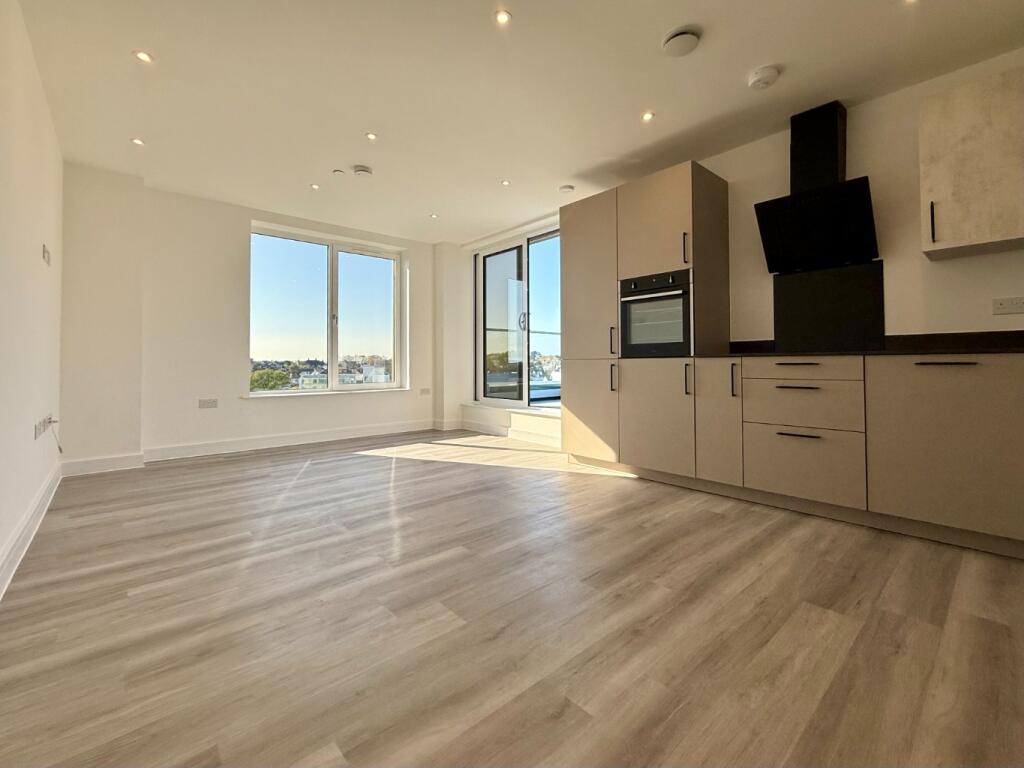 Apartment in Poole, Parkstone - View 2