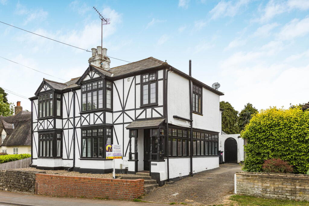 3-bed house on Harlow Road, Roydon, CM19 5HH, £695,000