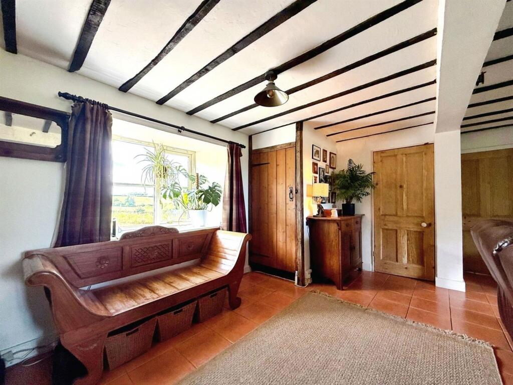 Whitcombe Road photo 4