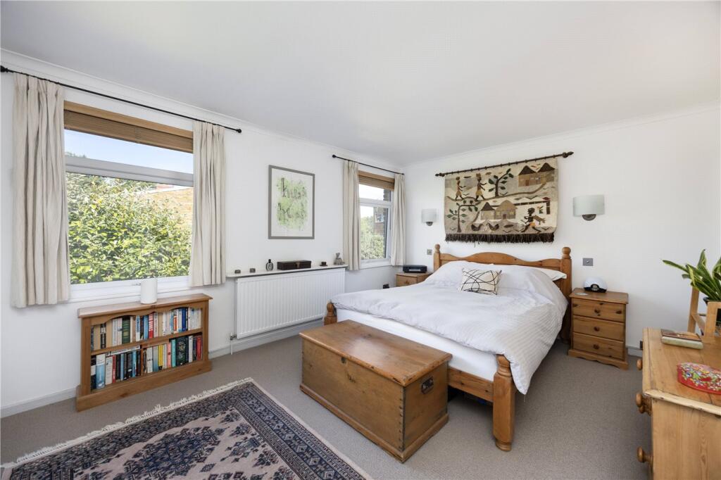 Kingslawn Close, London, SW15 photo 4