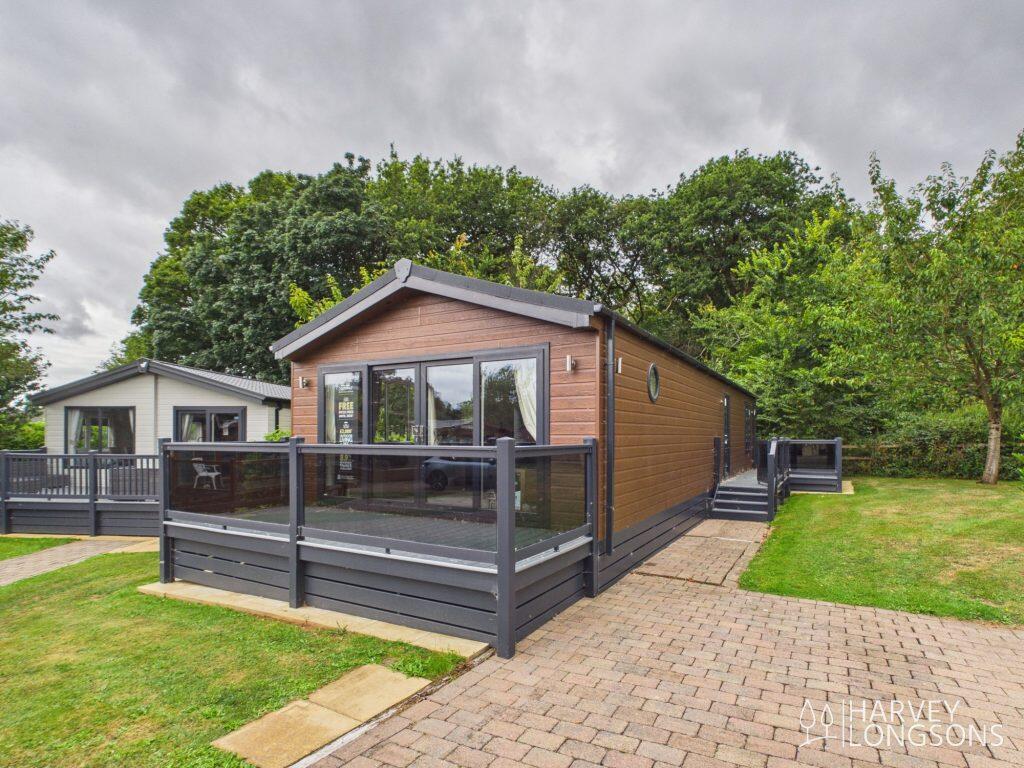 2-bed caravan on Plas Coch Country and Leisure Retreat, £199,995