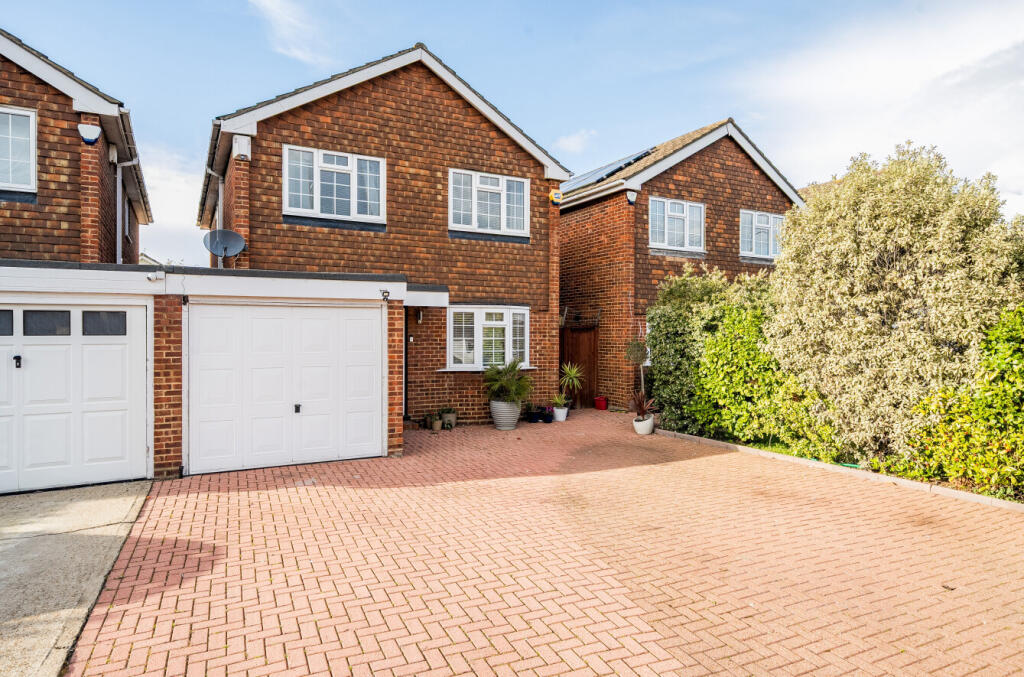 Main image of property: Grove Park Road, London, SE9