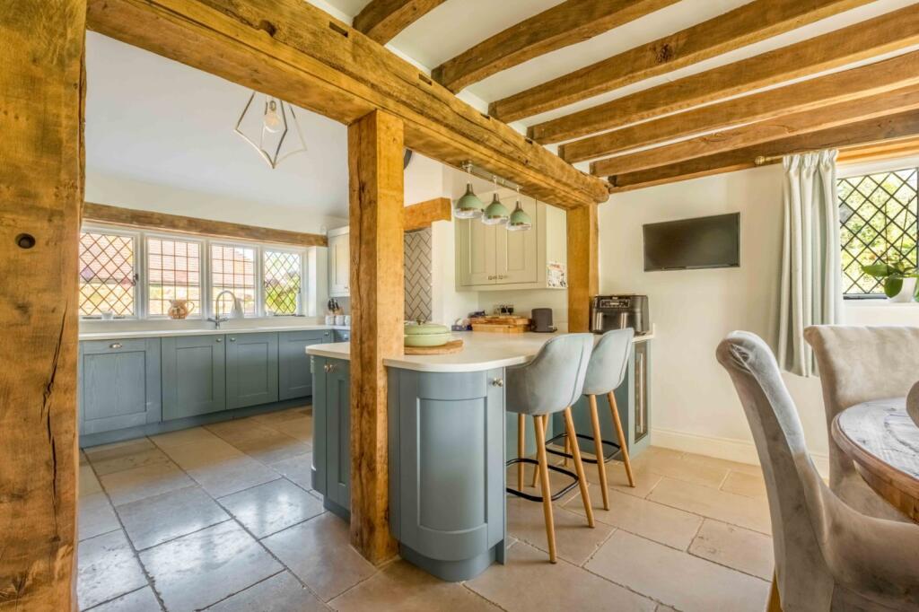 Ewhurst Green, Robertsbridge, East Sussex, TN32 - More