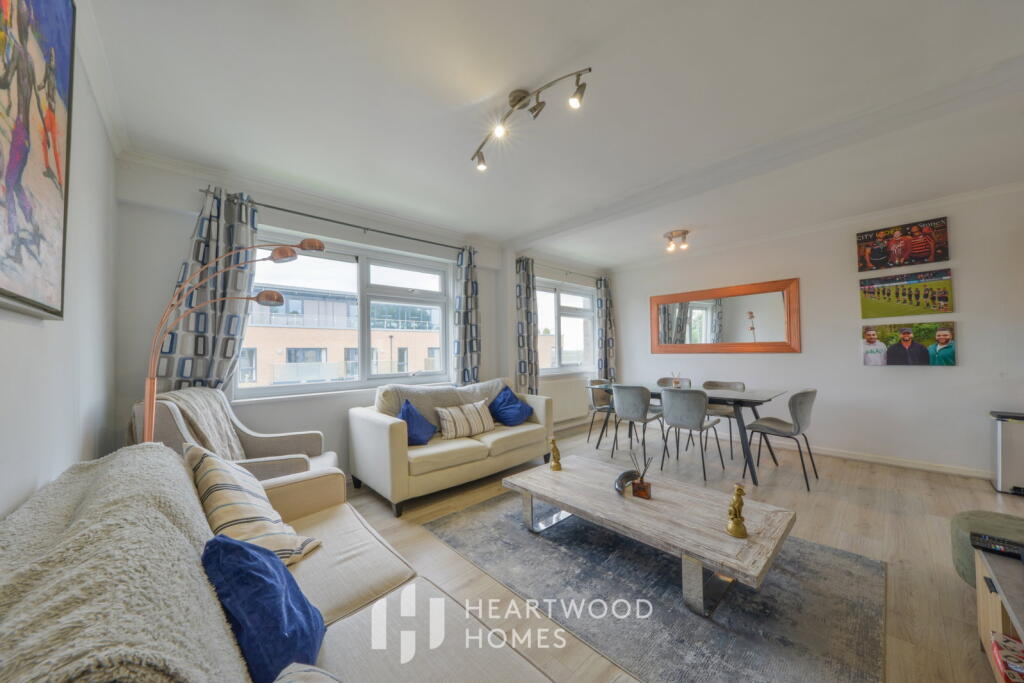 Main image of property: Chiltern Road, St. Albans, AL4 9SY