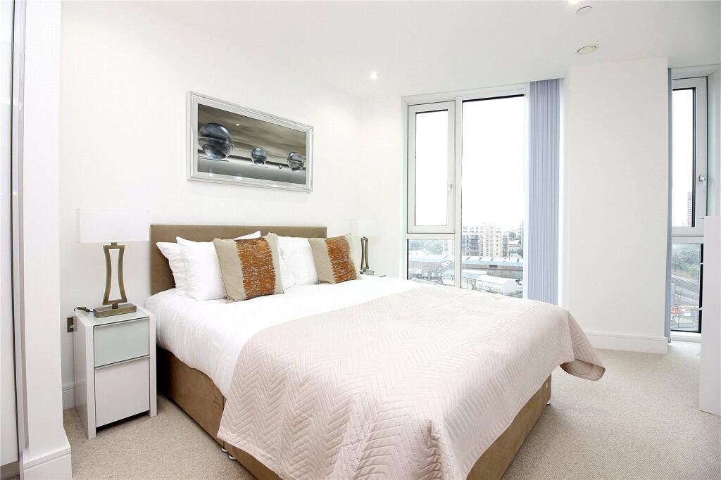 Apartment in London - More