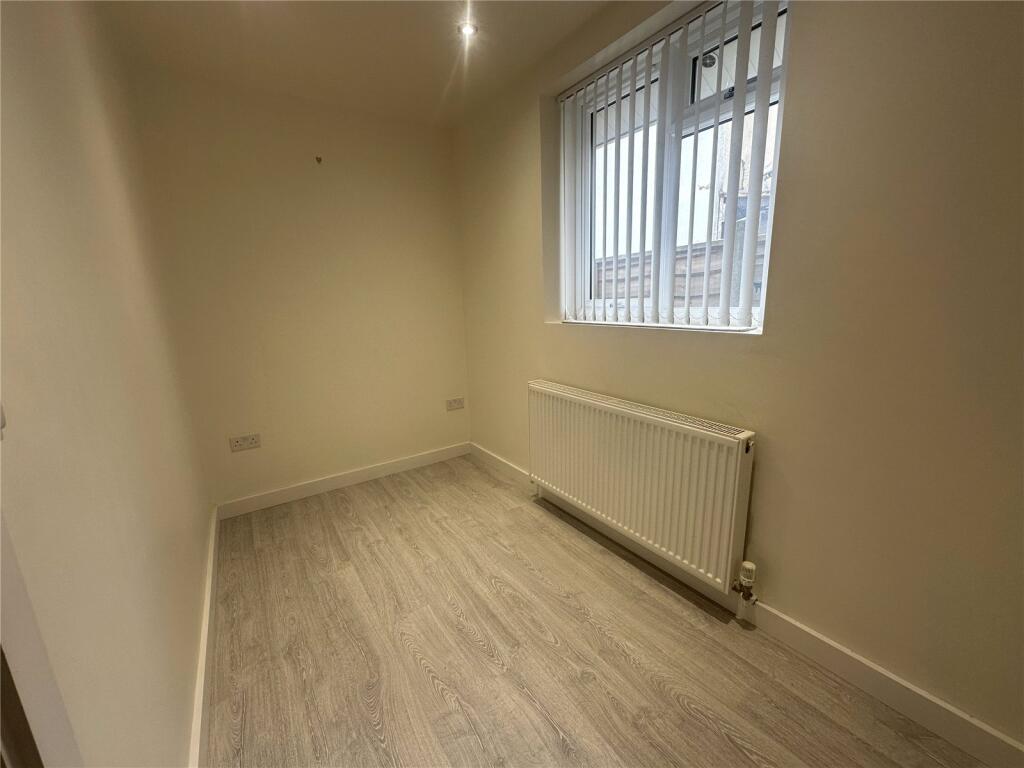 Dunstall Road, Dunstall, Wolverhampton, West Midlands, WV6 - More