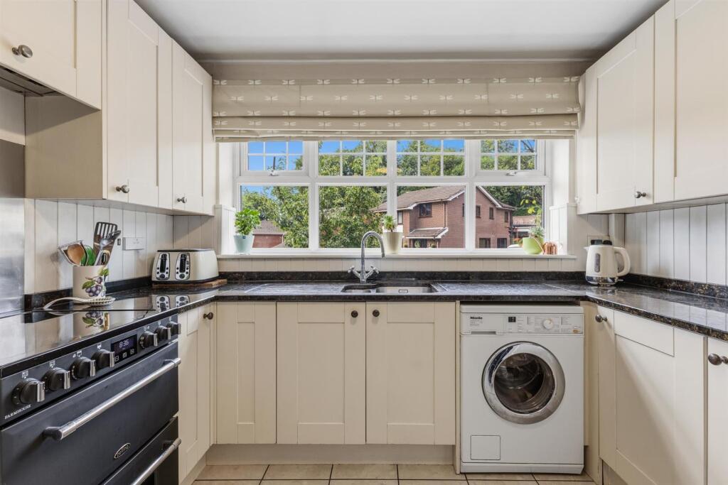 House in Staffordshire Moorlands, Leek - View 5