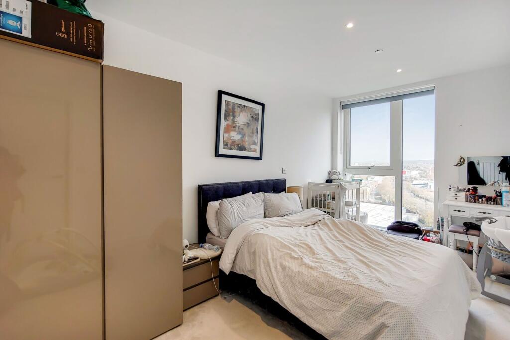 Apartment in London - View 5