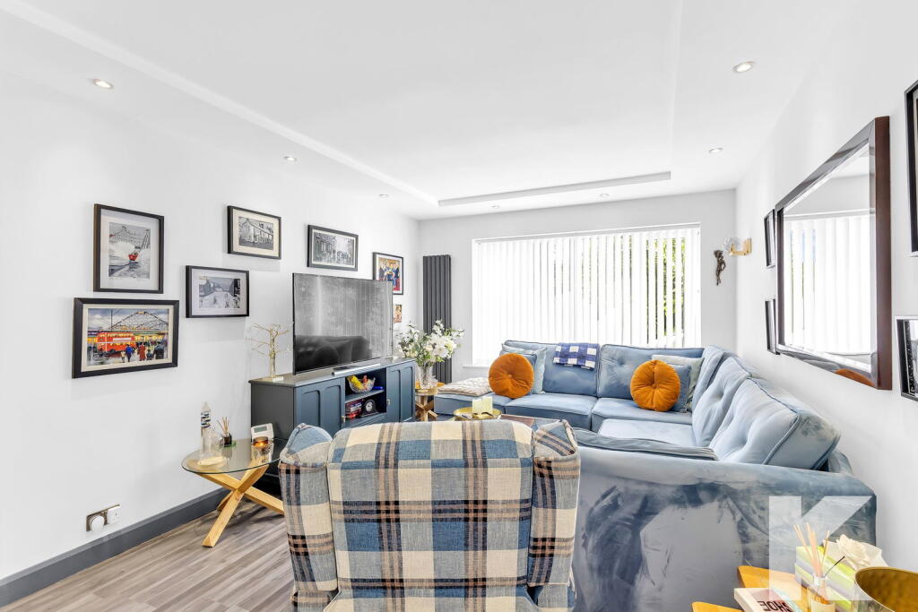 House in Oldham, Hey, Spring Hill - View 3