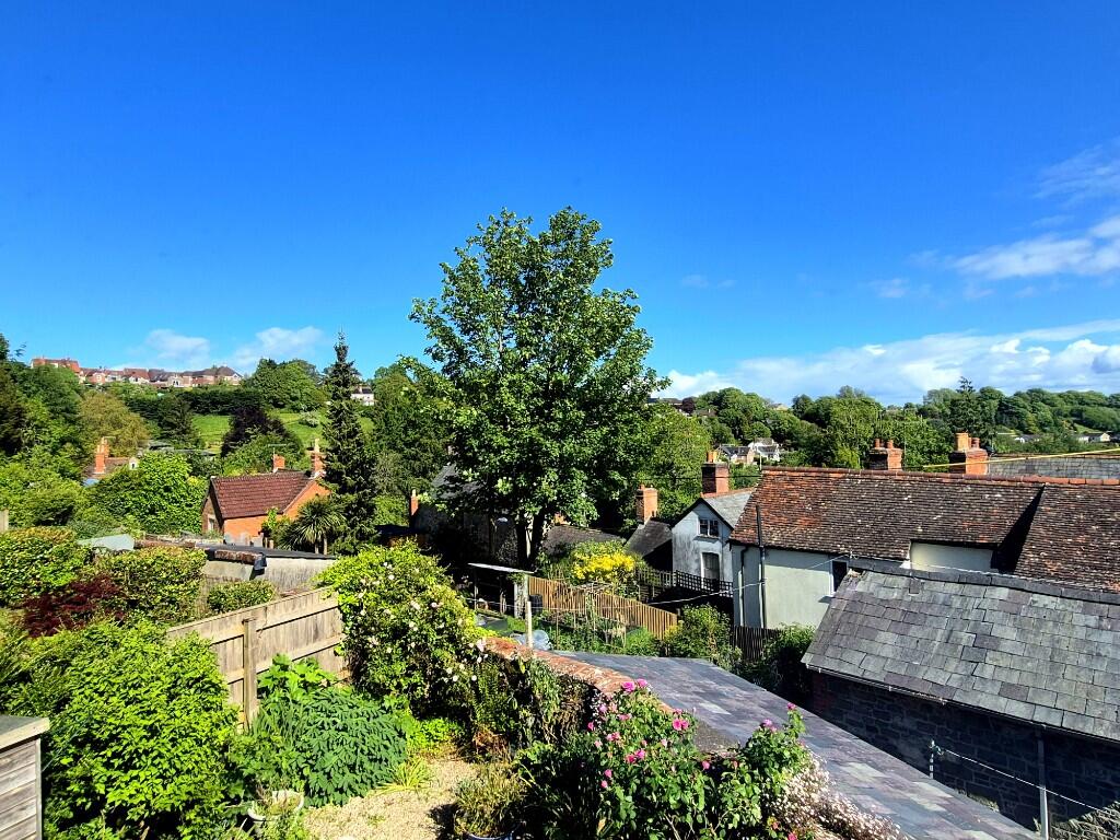 3 bedroom semi-detached house for sale in Gold Hill, Shaftesbury