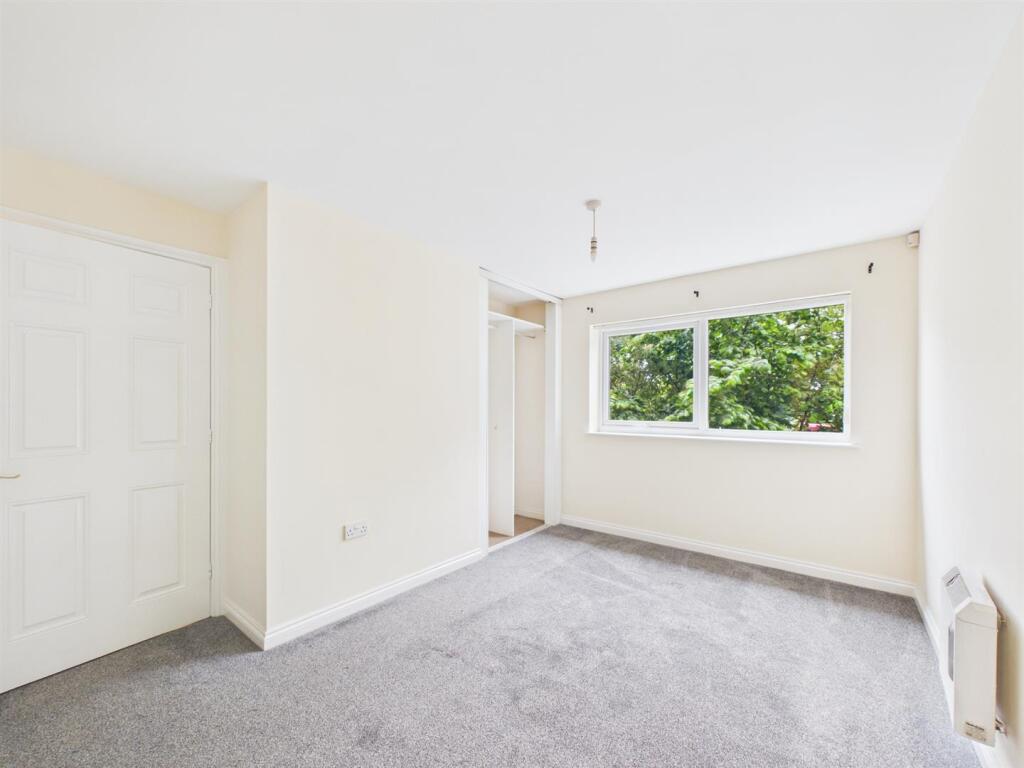 Apartment in North Tyneside, North East - View 5