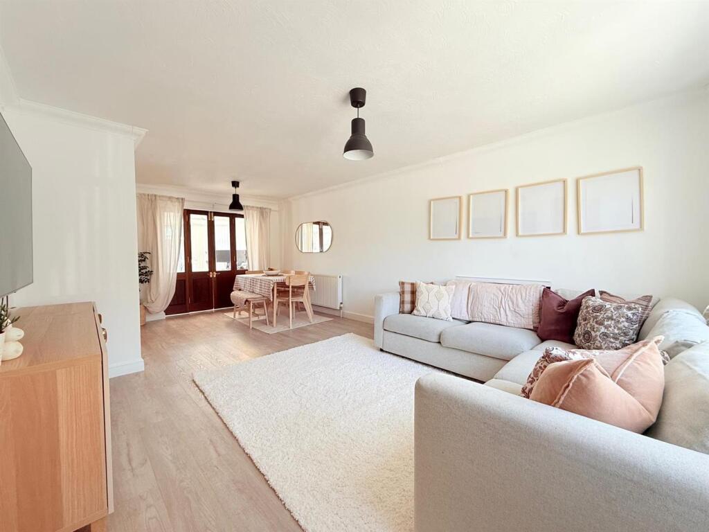 Broomfield Court, Stocksbridge, Sheffield photo 4