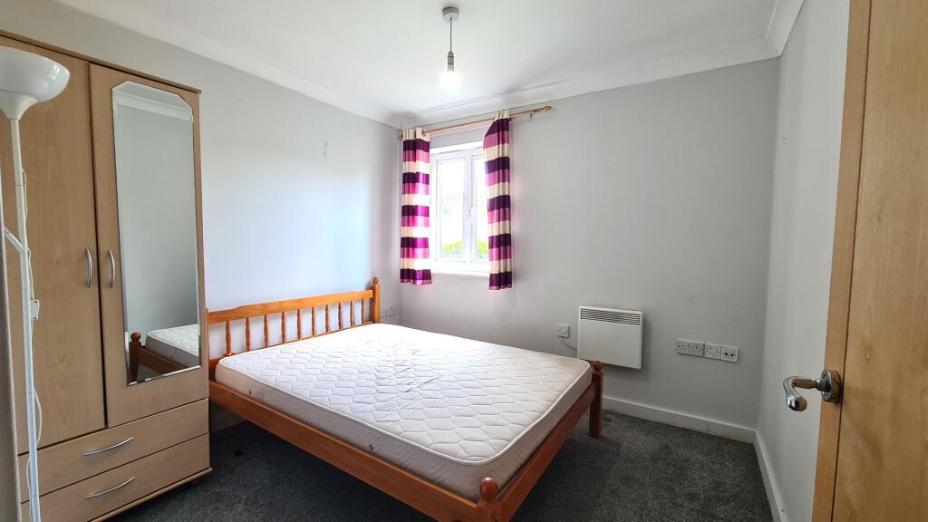 Dominion Close, Hounslow, TW3 - View 3