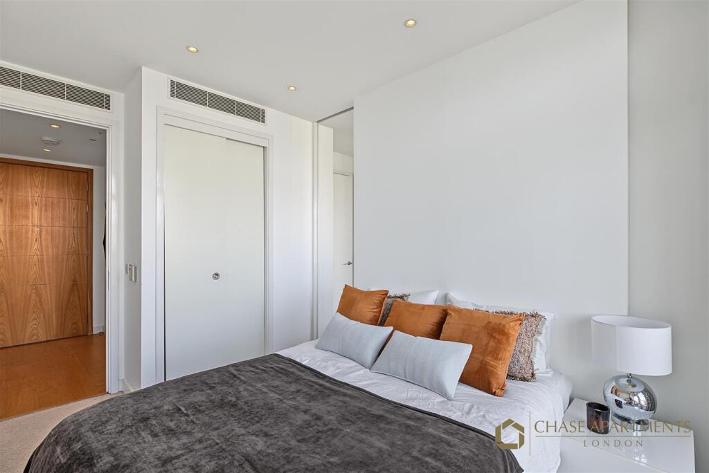 Apartment in London, City of Westminster - More