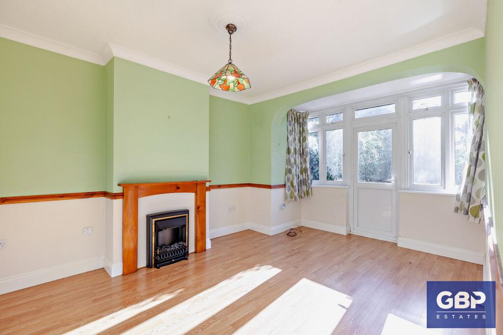 House in London, Gidea Park - View 3