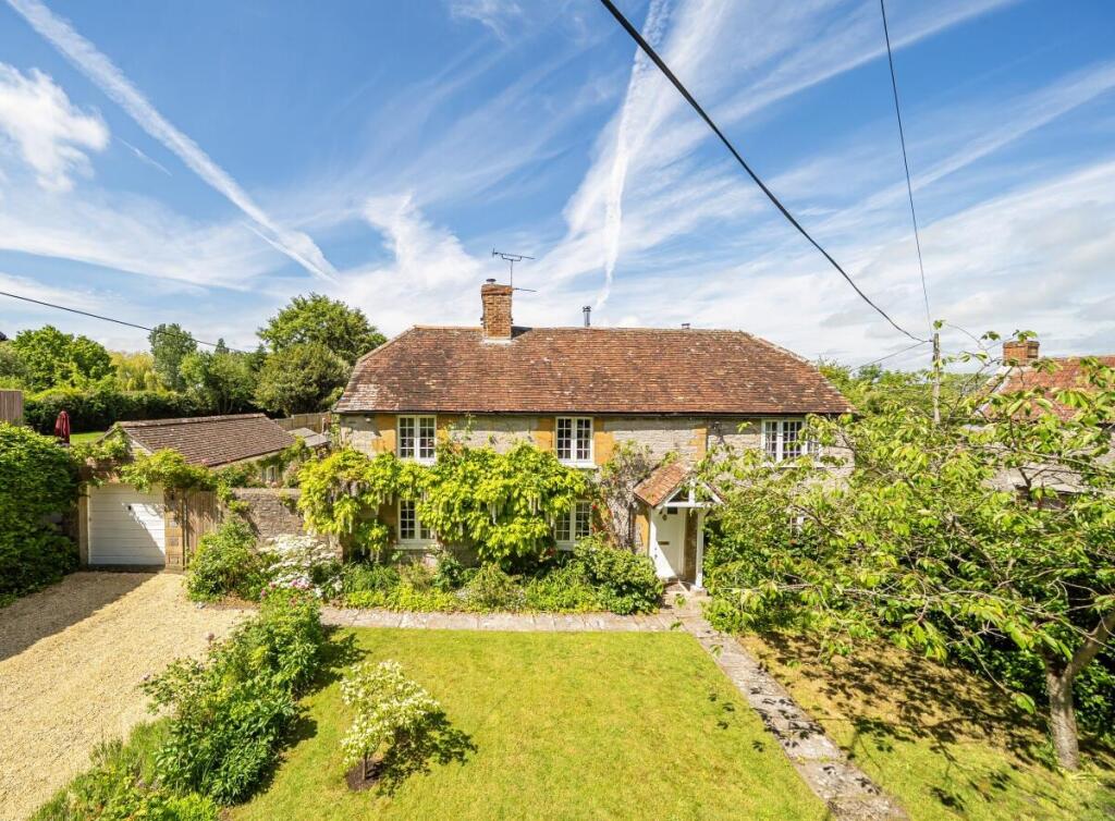 House in Somerset, Yeovilton and District - View 2