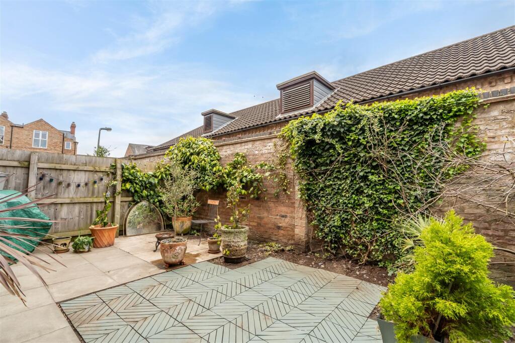 Pulleyn Mews, York photo 4