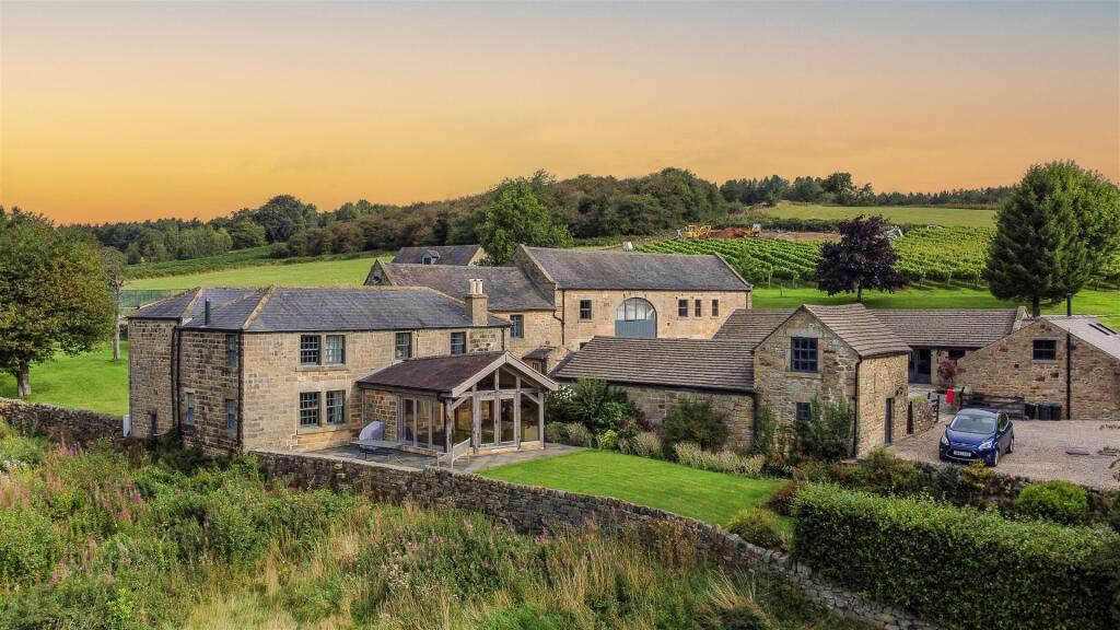 Main image of property: Cuckoostone Grange Farm, Chesterfield Road Matlock Moor, Matlock, DE4