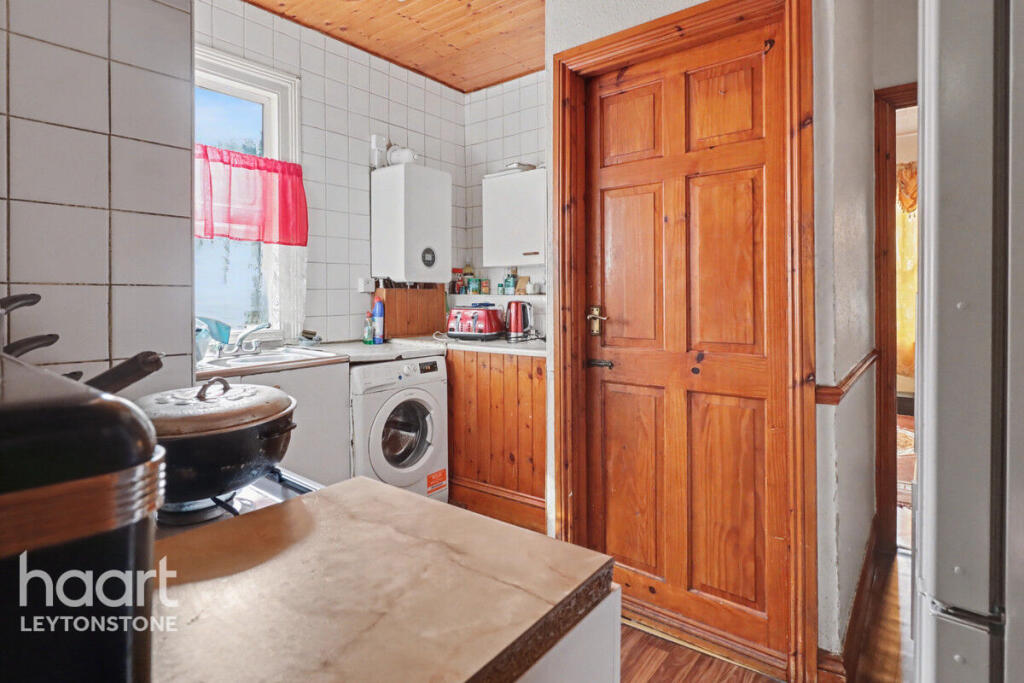 Apartment in London, Leyton - More