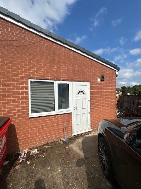 Main image of property: Worlds End Lane, Birmingham, B32
