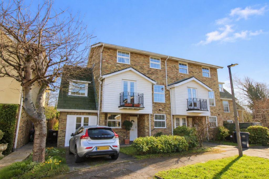 Main image of property: Penshurst, Old Harlow