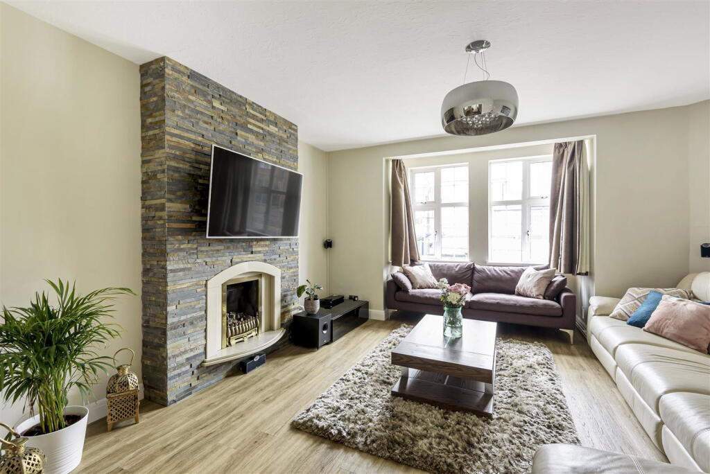 House in Harrow - View 5