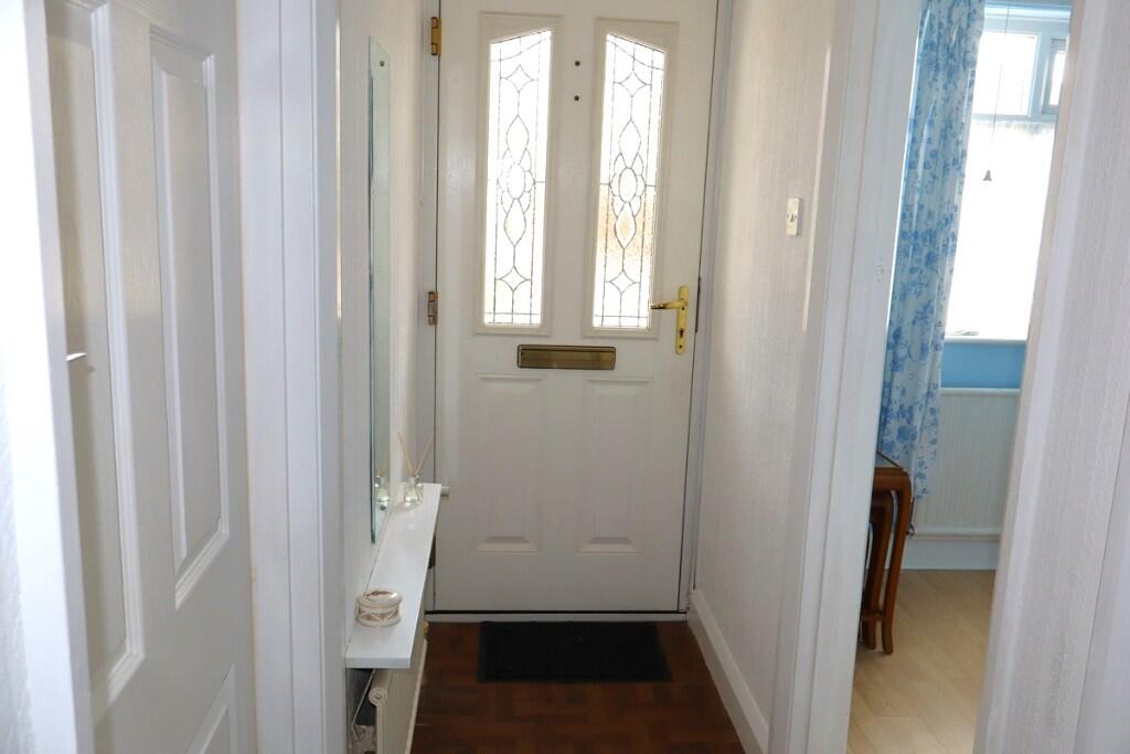 Crofton Road, Woodside, Grays, Essex, RM16 photo 3